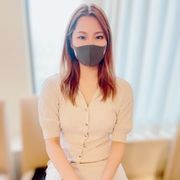 巨乳色白美人の保◯士さんの初登場です。仁王立ちフェラからバックで挿入されると既に濡れ濡れに・・ベットで大量中出し