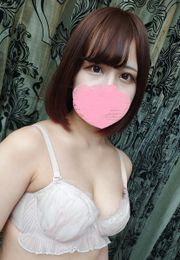 エロい身体つきのアパレル店員の下半身はノーパンだった！ 仕事の愚痴を聞くお返しは初めてのハメ撮り。